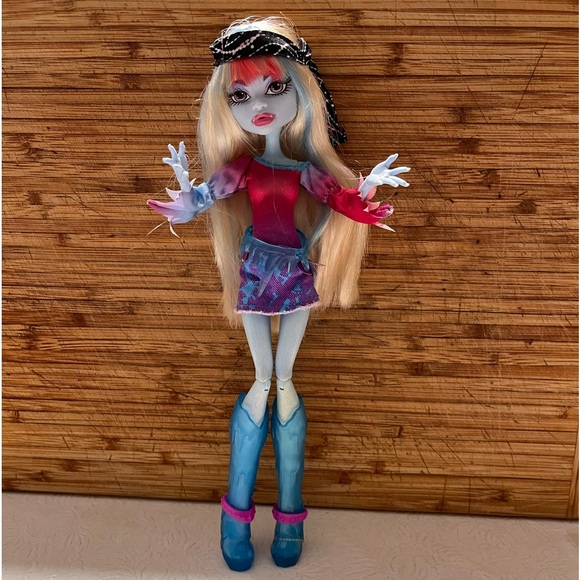 Monster High Music Festival - Abbey Bominable Doll fully clothed Discontinued - Picture 4 of 10